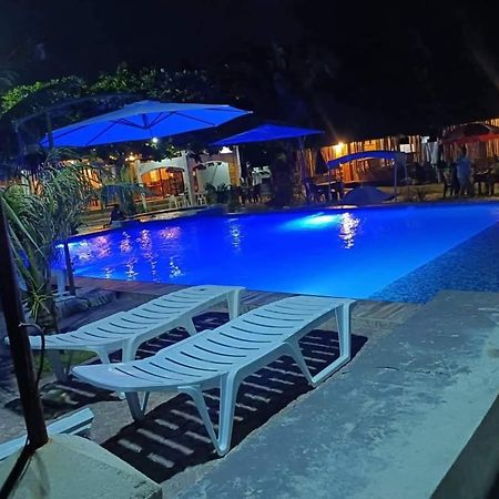 Rrj'S Beach Resort Ослоб Екстер'єр фото